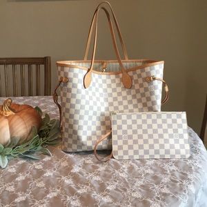 100% Authentic Louis Vuitton Never Full Purse